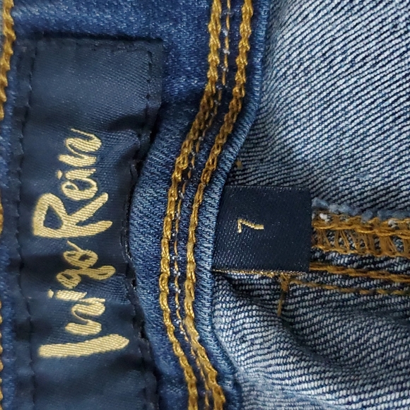 Ripped Stretch Jeans - Picture 6 of 6